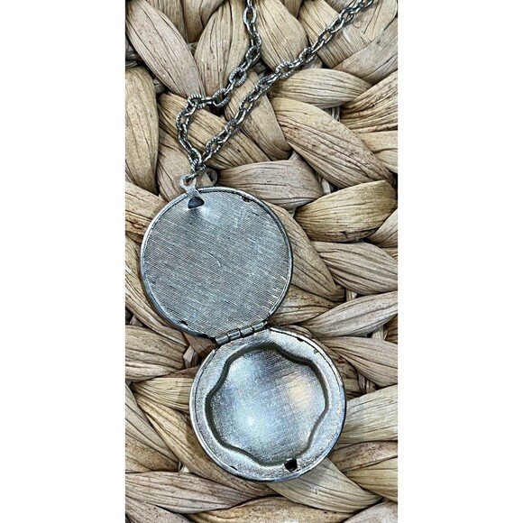 Vintage Silver Tone Round Filigree Locket Pendant Necklace Victorian Goth 24in - Picture 2 of 7